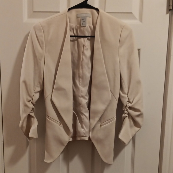 H&M Jackets & Blazers - H&M Cream Open Front Blazer
